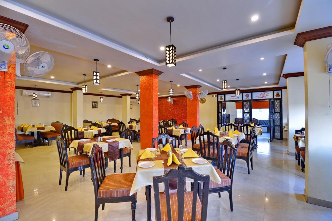 Oyo 6541 Hotel Relax Inn Udaipur Esterno foto